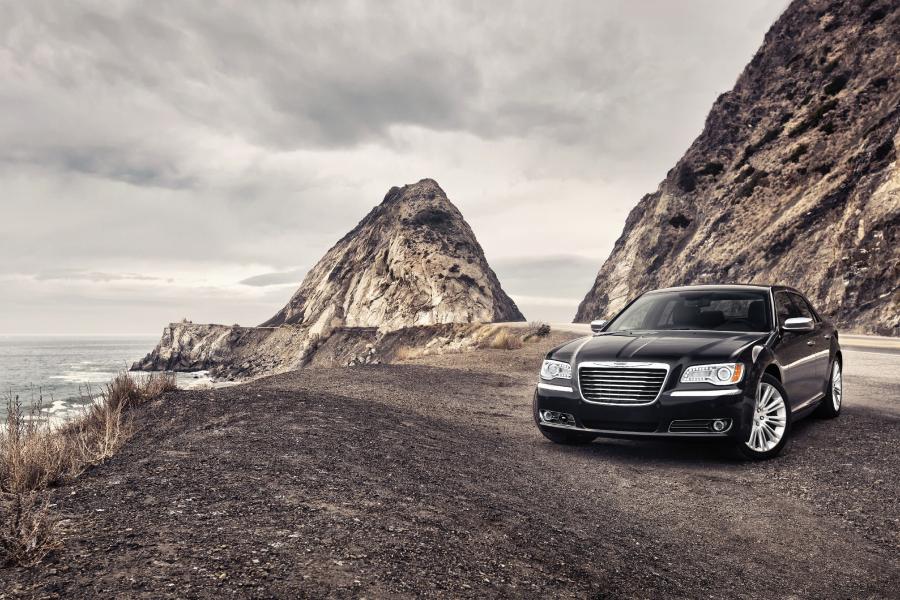  Chrysler 300C 2011 года  (фото 22 из 83)